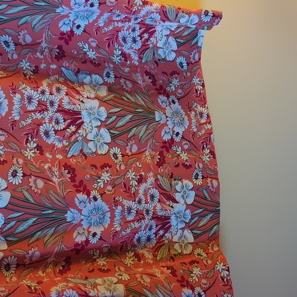 Small Lauren Conrad blouse - Picture 5 of 7